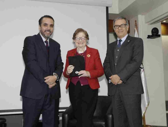Vicepresidenta del Banco Central presenta Informe de Estabilidad Financiera IEF en UDLA Vicepresidenta del Banco Central presenta Informe de Estabilidad Financiera IEF en UDLA