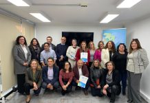 Siete liceos de la RM se suman a la formación dual con apoyo de las fundaciones Chile Dual y Angelini Siete liceos de la RM se suman a la formación dual con apoyo de las fundaciones Chile Dual y Angelini