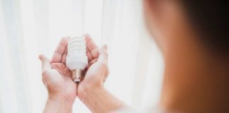 ¿Sube la cuenta de la luz? Así puedes reducir tu consumo eléctrico con estos cinco simples consejos