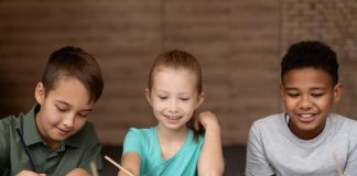 Educar sin premios ni castigos: ¿Por qué más colegios están adoptando métodos respetuosos desde edades tempranas?  