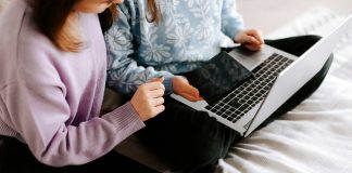 Cómo los algoritmos moldean el mundo digital de nuestros hijos