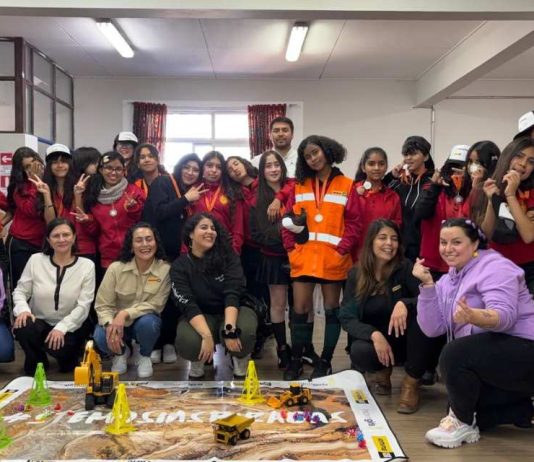 Con talleres de robótica, niñas de Antofagasta y Calama exploran el mundo STEM Con talleres de robótica, niñas de Antofagasta y Calama exploran el mundo STEM