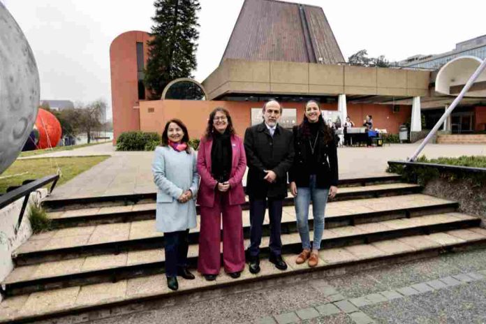 Desde el Planetario USACH, Mineduc y Minsal entregan recomendaciones para evitar contagios por virus respiratorios durante vacaciones de invierno Desde el Planetario USACH, Mineduc y Minsal entregan recomendaciones para evitar contagios por virus respiratorios durante vacaciones de invierno