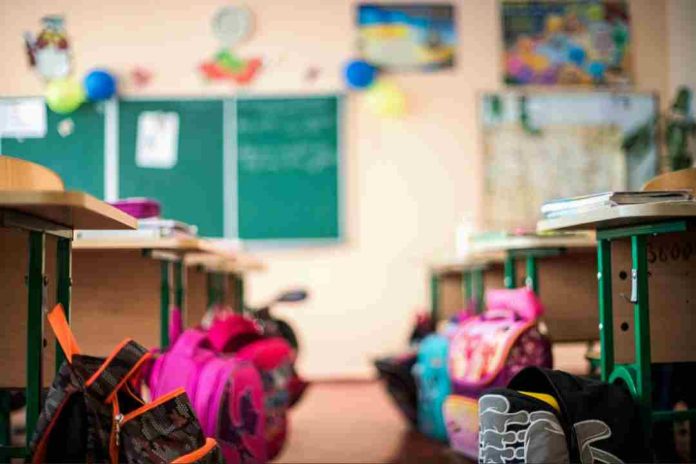 Deserción e inasistencia escolar un desafío pendiente Deserción e inasistencia escolar: un desafío pendiente