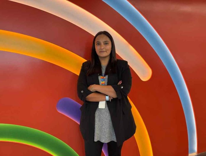 Estudio revela que 1 de cada 4 empresas no capacita sobre la Ley Karin y que el correo electrónico sigue siendo el principal canal de denuncias Gestión basada en datos, ventaja competitiva en la cultura laboral