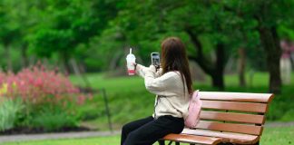 FOMO y JOMO: ¿Qué significan y cómo se vinculan a las redes sociales? FOMO y JOMO
