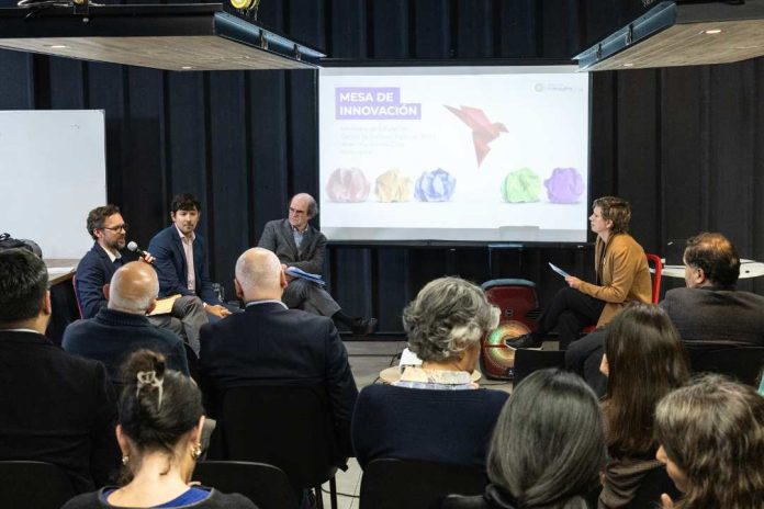 Foro internacional “Reimaginando la Educación” Expertos aseguran que el futuro de la innovación educativa es colectivo Foro internacional “Reimaginando la Educación”: Expertos aseguran que el futuro de la innovación educativa es colectivo