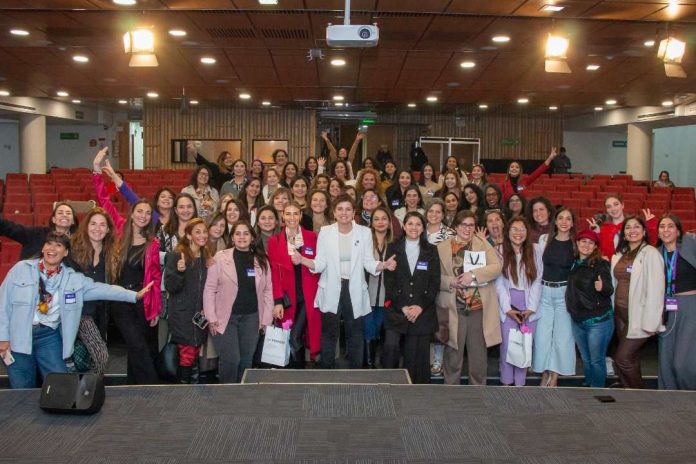 Impulsa tu potencial Postulaciones abiertas para la Academia de Innovación Femenina HER GLOBAL IMPACT HER GLOBAL IMPACT
