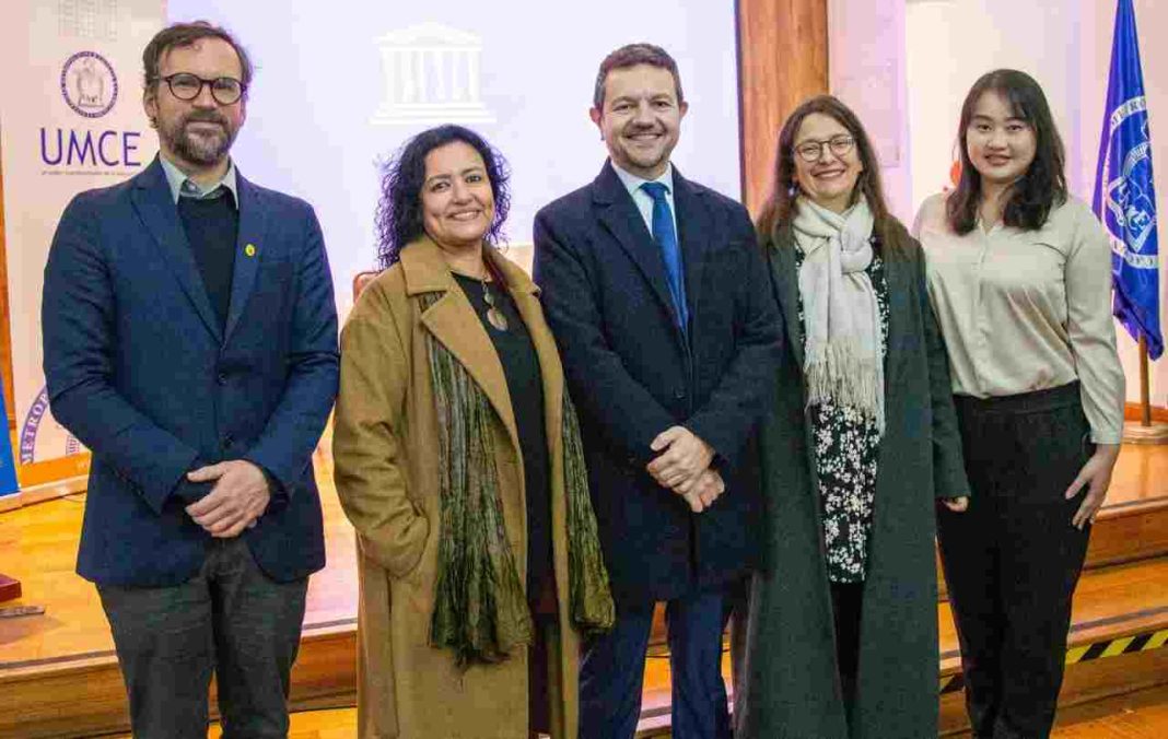 Mineduc y la UNESCO presentan Marco Orientador de Competencias ...