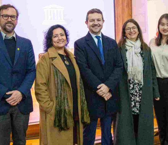Mineduc-y-la-UNESCO-presentan-Marco Orientador de Competencias Digitales-Docentes