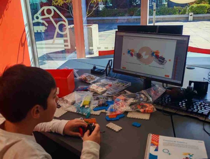 My Robot School  La primera escuela internacional de robótica para niños y niñas aterriza en Chile My Robot School:  La primera escuela internacional de robótica para niños y niñas aterriza en Chile