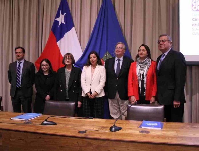 Presentan libro que reflexiona sobre la calidad de la educación superior