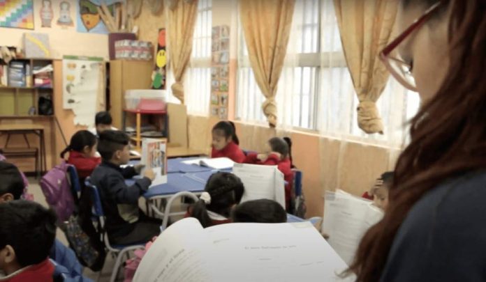 Rezago lector en Chile: uno de cada dos estudiantes de 4° básico no comprende lo que lee Rezago lector en Chile: uno de cada dos estudiantes de 4° básico no comprende lo que lee