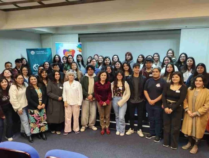 UCN realiza 2° Encuentro de Mujeres en Ingeniería UCN realiza 2° Encuentro de Mujeres en Ingeniería