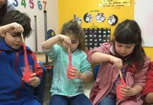 Más allá de las pantallas: cómo despertar la curiosidad científica en tus hijos desde el hogar Más allá de las pantallas: cómo despertar la curiosidad científica en tus hijos desde el hogar