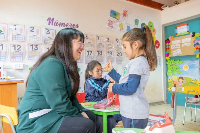 79% de párvulos logran mejorar su asistencia gracias a la intervención de los Comités de Asistenci 79% de párvulos logran mejorar su asistencia gracias a la intervención de los Comités de Asistenci