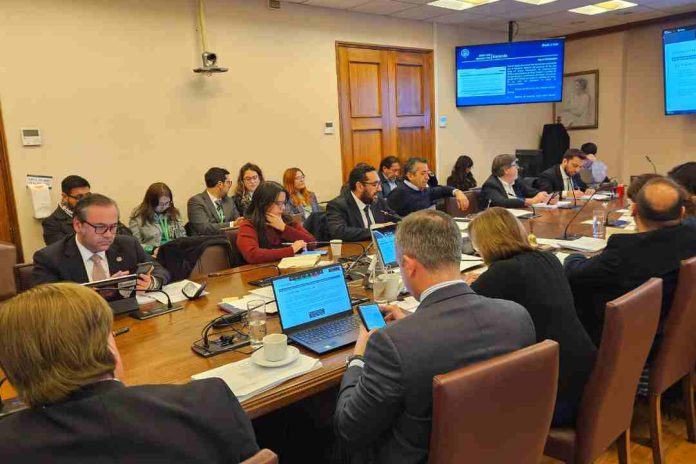 Ejecutivo ingresa indicaciones a proyecto que crea el nuevo Financiamiento a la Educación Superior (FES) Ejecutivo ingresa indicaciones a proyecto que crea el nuevo Financiamiento a la Educación Superior (FES)