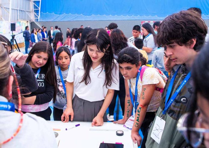 El segundo semestre de 2025 marcará el inicio de una nueva etapa educativa en la Región del Maule con la implementación piloto de la “Experiencia Encuentros” El segundo semestre de 2025 marcará el inicio de una nueva etapa educativa en la Región del Maule con la implementación piloto de la “Experiencia Encuentros”