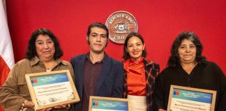 En La Moneda dos representantes de La Araucanía son reconocidos con el Premio Maestra y Maestro Artesano En La Moneda dos representantes de La Araucanía son reconocidos con el Premio Maestra y Maestro Artesano