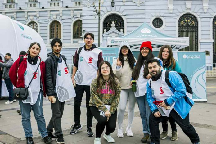 Fundación Mapeko y Scotiabank coronan un hito ambiental nacional: más de 170.000 colillas recolectadas en 12 ciudades del país Fundación Mapeko y Scotiabank coronan un hito ambiental nacional: más de 170.000 colillas recolectadas en 12 ciudades del país