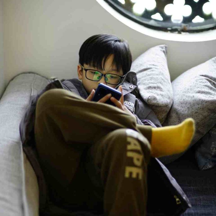 Inteligencia Artificial, memes virales y juegos: lo más buscado por los niños en internet