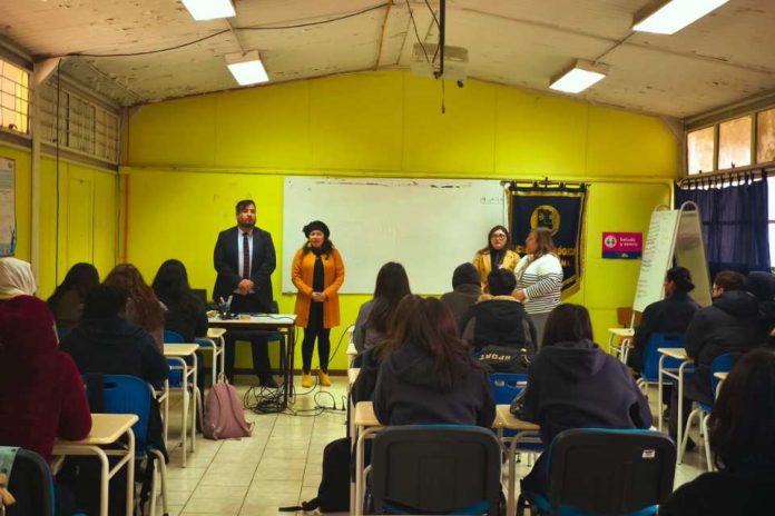 Liceo Tecnológico Villa Alemana inicia innovador programa de educación financiera para sus estudiantes Liceo Tecnológico Villa Alemana inicia innovador programa de educación financiera para sus estudiantes