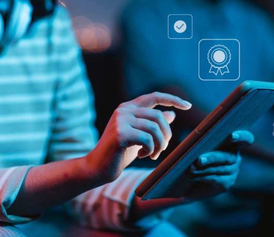 Lo básico es tecnológico: La certificación en línea promueve el acceso justo y la democratización en la educación superior