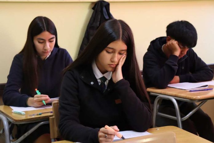 Tips para enfrentar la ansiedad Ante las evaluaciones escolares Tips para enfrentar la ansiedad Ante las evaluaciones escolares