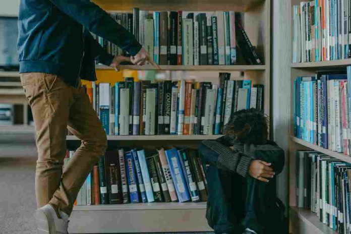 ¿Cómo actuar ante un hecho de violencia grave en un colegio Claves para una respuesta oportuna y responsable ¿Cómo actuar ante un hecho de violencia grave en un colegio? Claves para una respuesta oportuna y responsable
