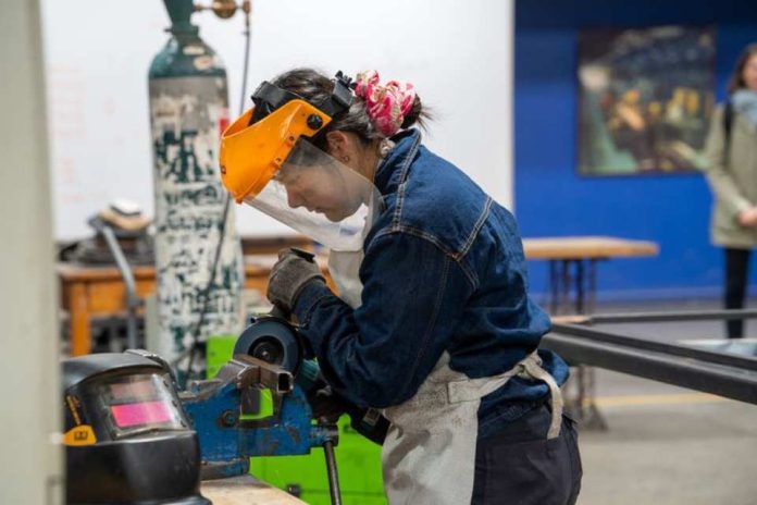 AHK Chile impulsa un modelo de formación técnica que conecta a jóvenes con el trabajo y la transición energética AHK Chile impulsa un modelo de formación técnica que conecta a jóvenes con el trabajo y la transición energética