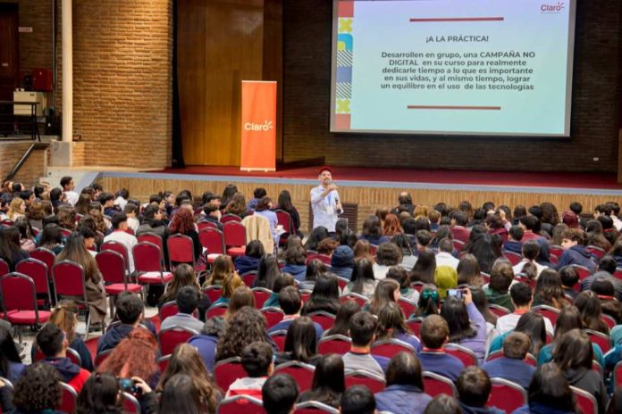 Casi 500 estudiantes se capacitarán para transformar la convivencia digital en sus colegios Casi 500 estudiantes se capacitarán para transformar la convivencia digital en sus colegios