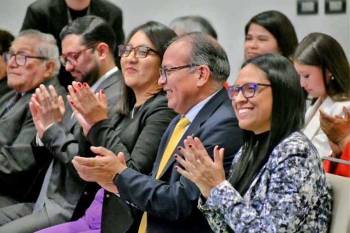 Cerca de 1.200 nuevos profesionales y técnicos se titularon de Santo Tomás Iquique Cerca de 1.200 nuevos profesionales y técnicos se titularon de Santo Tomás Iquique