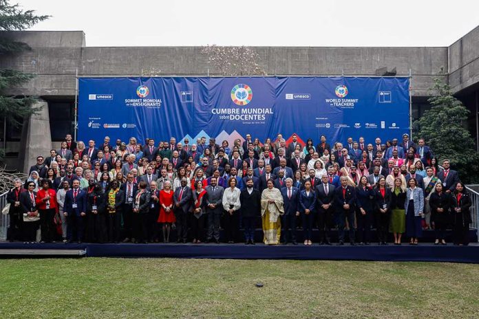 Ministro de Educación en Cumbre Mundial sobre Docentes: 