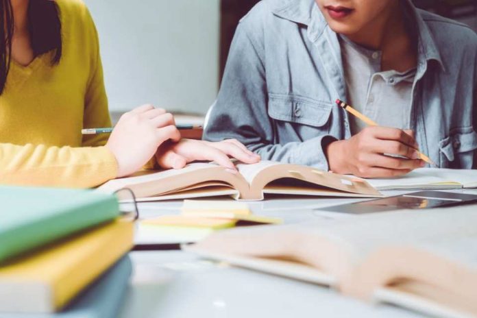 “El lenguaje en el aula debe ser un puente, no una barrera”: académico UCSC reflexiona tras polémica en sala de clases