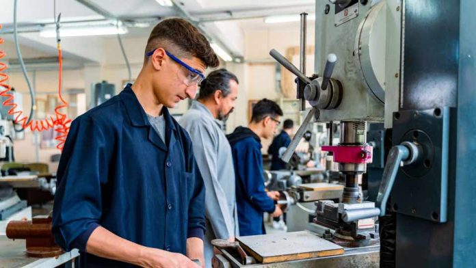 El rol clave de la educación técnico profesional para enfrentar el desempleo y fortalecer la fuerza laboral El rol clave de la educación técnico profesional para enfrentar el desempleo y fortalecer la fuerza laboral