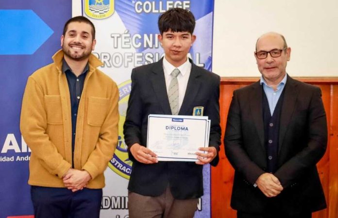 Empresas y liceos: una alianza estratégica para fortalecer la formación temprana de calidad en estudiantes técnicos