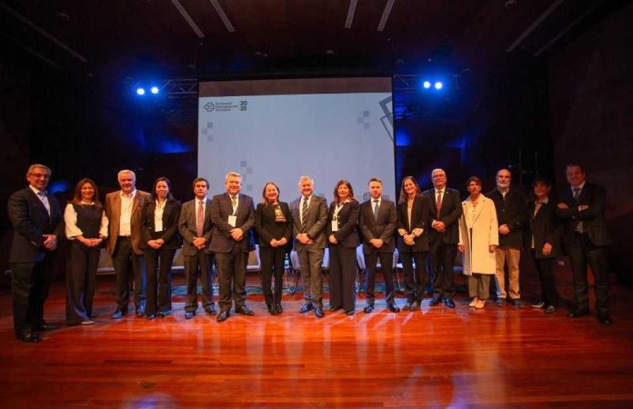 Exitoso Seminario Internacional de Vertebral marca la hoja de ruta sobre el futuro de la Educación Superior Técnico-Profesional en Chile Exitoso Seminario Internacional de Vertebral marca la hoja de ruta sobre el futuro de la Educación Superior Técnico-Profesional en Chile