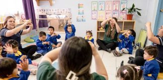 Madres experimentan presiones y juicios sociales ante la decisión de llevar o no a sus hijos al jardín