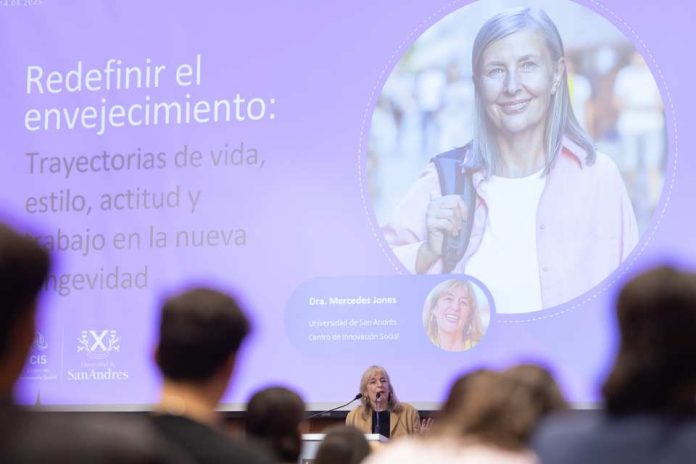 “Madurescencia” el nuevo concepto para las personas mayores explicado en Seminario UDD sobre integración intergeneracional “Madurescencia”: el nuevo concepto para las personas mayores explicado en Seminario UDD sobre integración intergeneracional