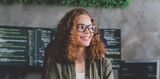 Más de 2.500 mil mujeres ya se han inscrito en Codificadas, el certamen que busca encontrar a la mejor programadora de Latinoamérica Más de 2.500 mil mujeres ya se han inscrito en Codificadas, el certamen que busca encontrar a la mejor programadora de Latinoamérica