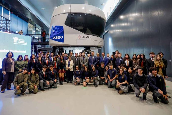 Mineduc impulsa sector técnico aeroespacial Mineduc impulsa sector técnico aeroespacial a 83 años de la creación de la Educación Técnico Profesional en Chile