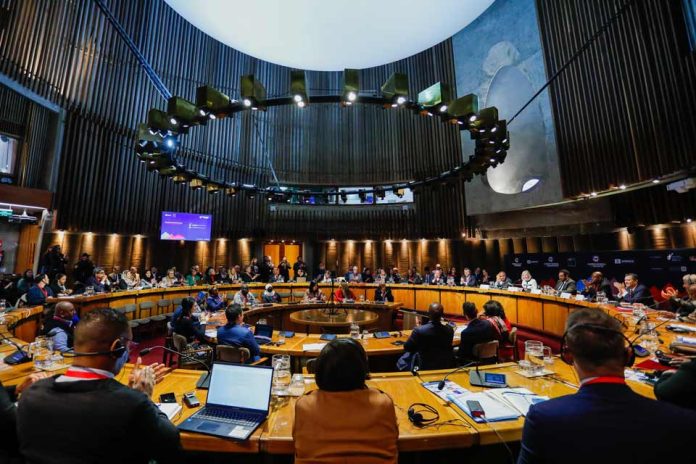 Ministro Cataldo en cierre de Cumbre Mundial sobre Docentes:  Ministro Cataldo en cierre de Cumbre Mundial sobre Docentes: