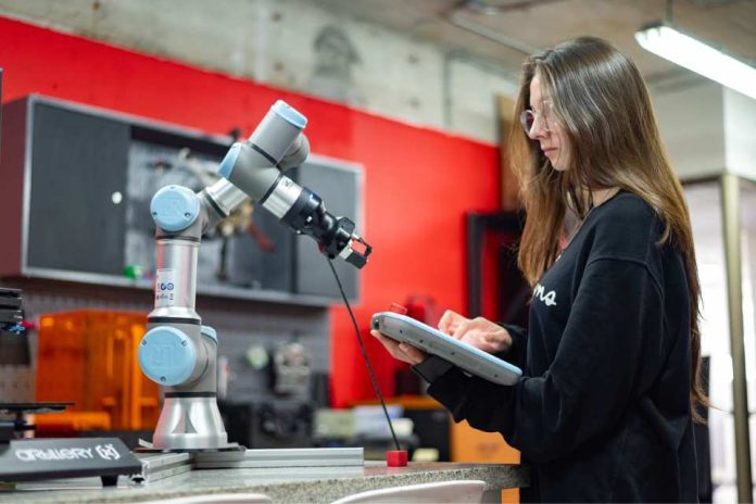 Mujeres en Ciencia y Tecnología, el encuentro que busca acortar la brecha en STEM