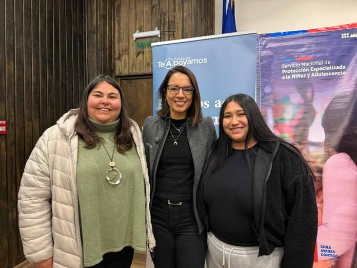 Nueve estudiantes que viven en residencias del Servicio de Protección de Valparaíso reciben tablets y computadores para potenciar sus estudios Nueve estudiantes que viven en residencias del Servicio de Protección de Valparaíso reciben tablets y computadores para potenciar sus estudios