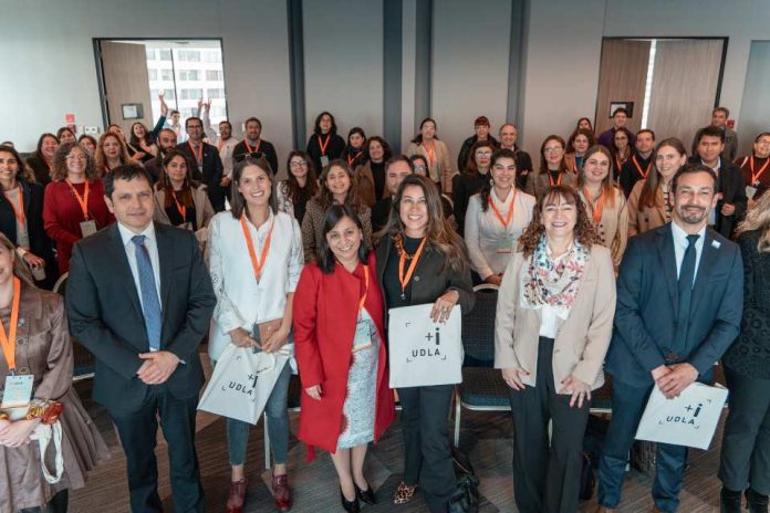UDLA lanza en Viña del Mar proyecto UDLA+i, con foco en liderazgo femenino en ciencia, tecnología e innovación UDLA lanza en Viña del Mar proyecto UDLA+i, con foco en liderazgo femenino en ciencia, tecnología e innovación