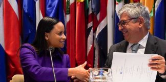 UNESCO y Fundación Santillana sellan alianza para transformar la educación en América Latina