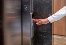 Mantén la calma: así te cuidamos si te quedas en un ascensor