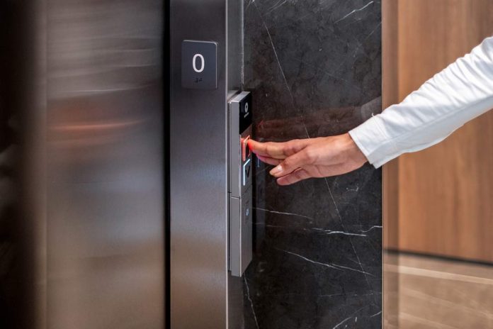 Mantén la calma: así te cuidamos si te quedas en un ascensor