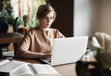 Banco de Chile y Skillnest entregarán 80 becas para que mujeres estudien programación Banco de Chile y Skillnest entregarán 80 becas para que mujeres estudien programación