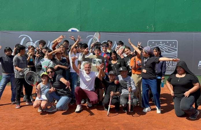 Horacio de la Peña Imparte Clínica de Tenis a niños y los acerca al deporte de primer nivel internacional en el Dove Men+Care Challenger Antofagasta